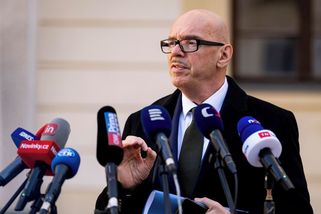 Hroší kůže ministra Oty Klempíře: Ve Strážnici ho drsně vypískali. Svou reakcí ještě přilil olej do ohně